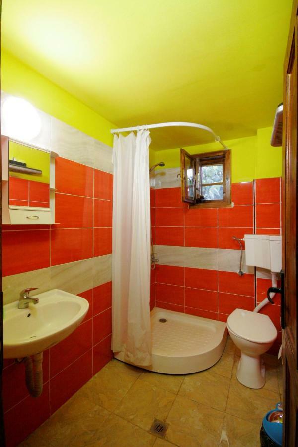 Chuchi Guest House 1 Zlatna Panega Buitenkant foto
