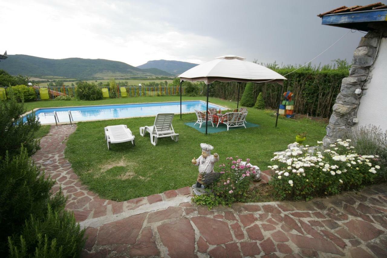 Chuchi Guest House 1 Zlatna Panega Buitenkant foto
