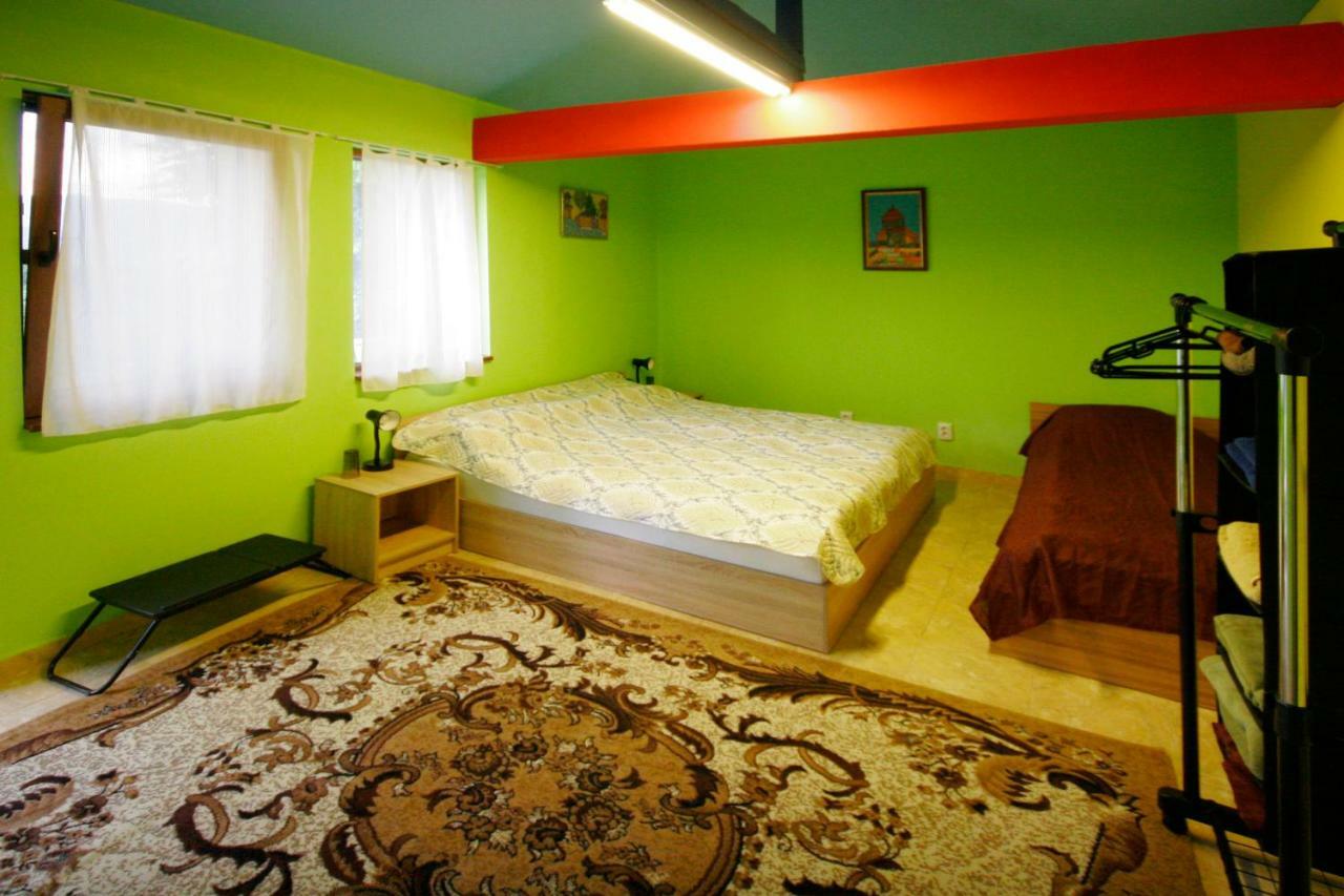 Chuchi Guest House 1 Zlatna Panega Buitenkant foto